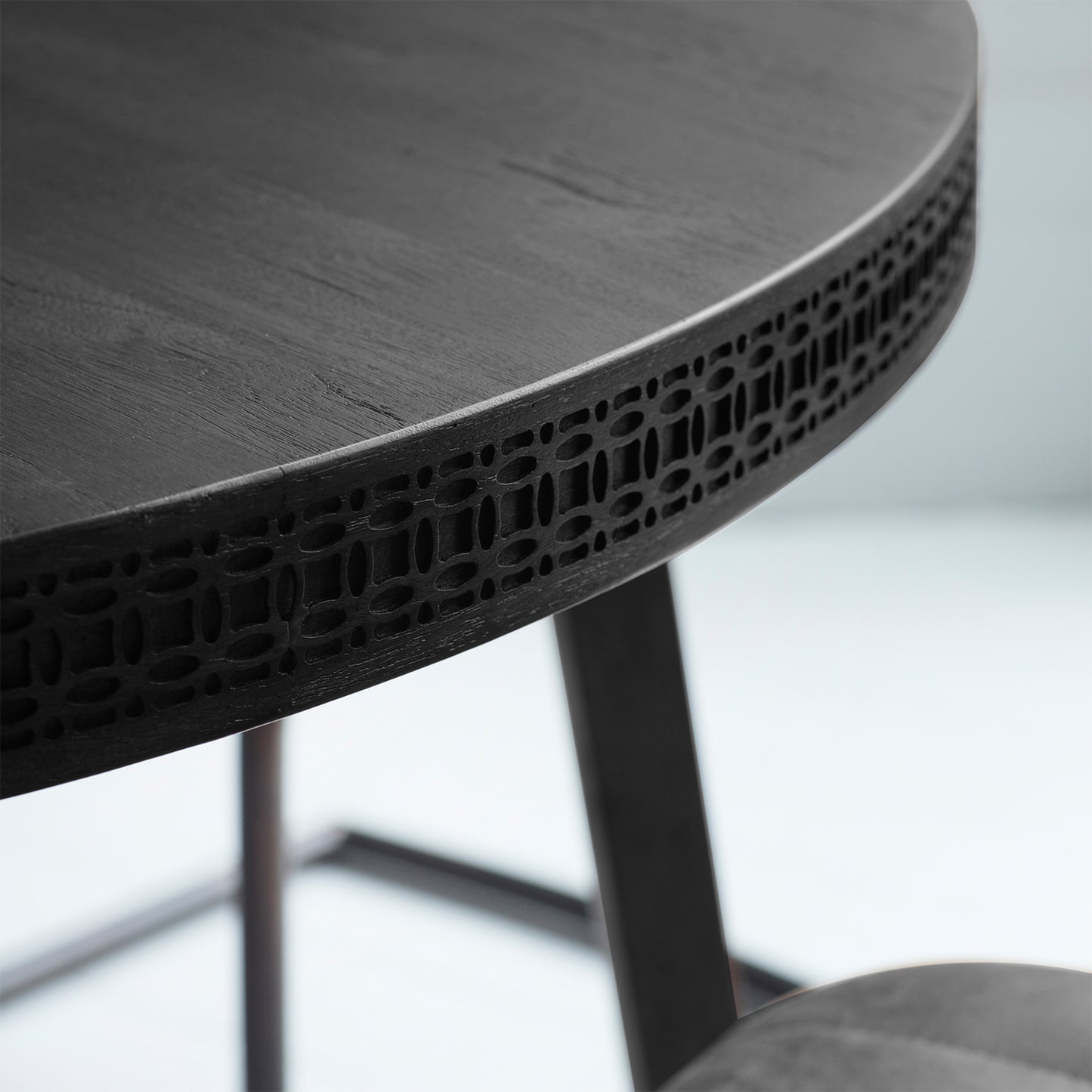 Bette - Round Dining Table