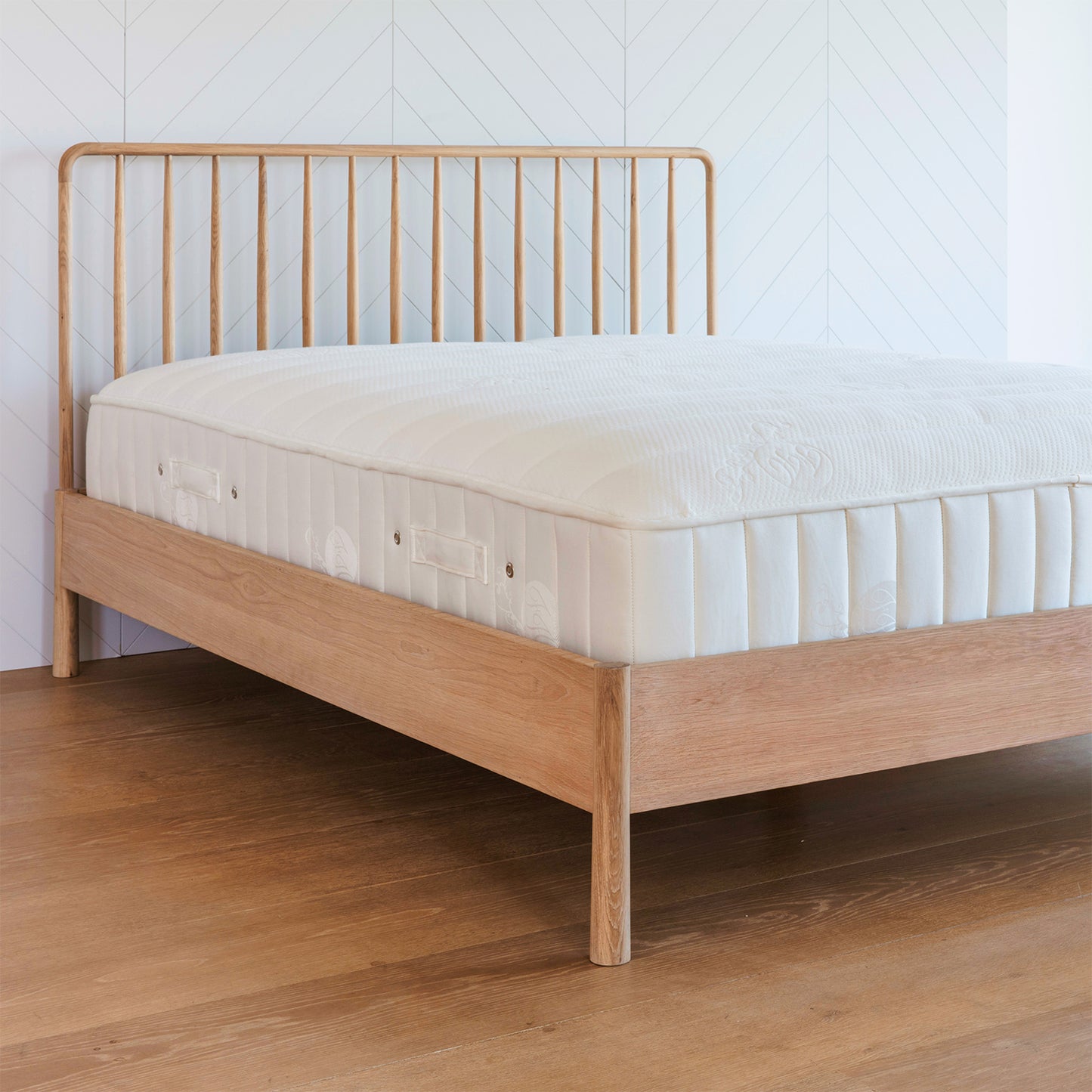 Shaker Kingsize Bed - Oak