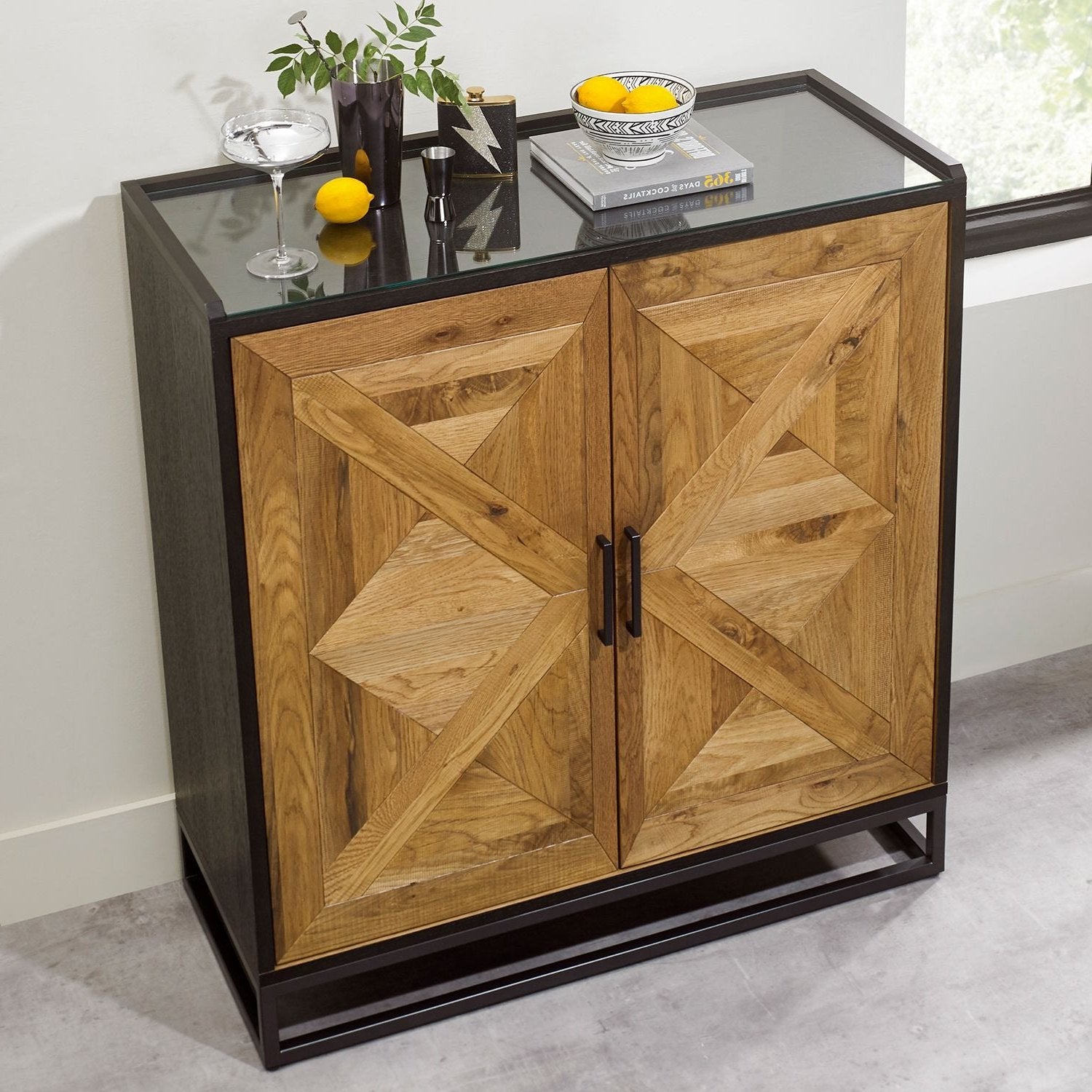 Dark oak drinks deals cabinet