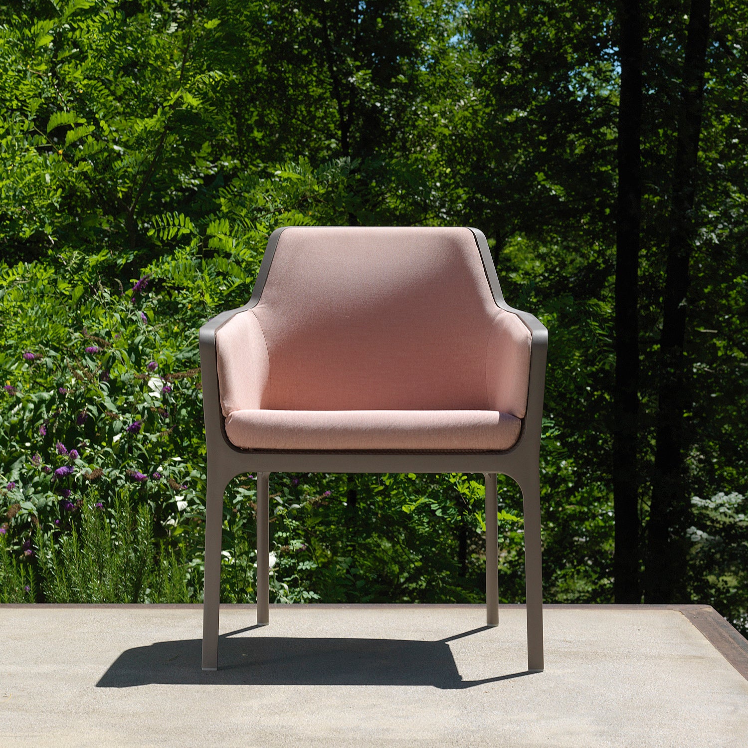 The Comfy Net Relax chair, your personal throne for ultimate outdoor lounging vibes!