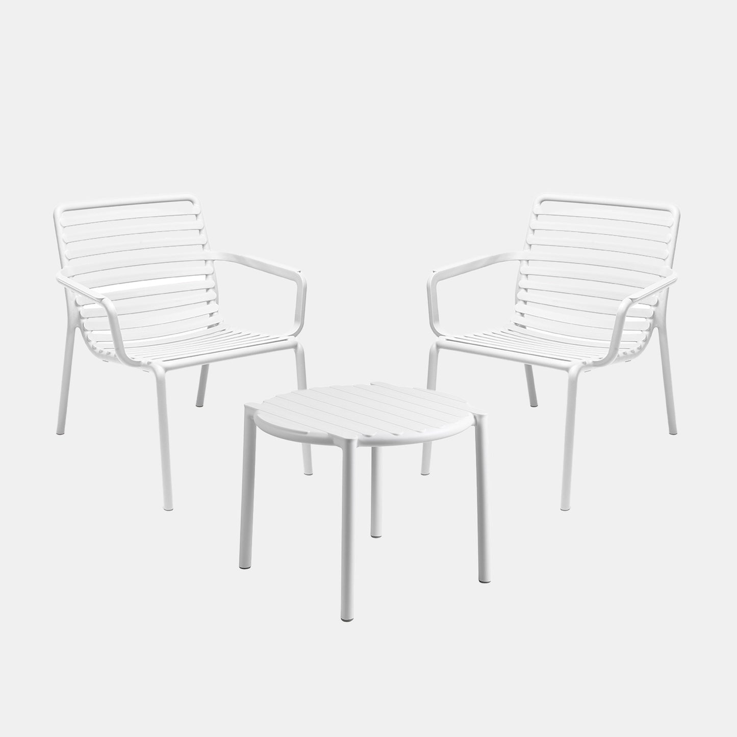 Doga garden set featuring the Doga table and relax chairs in Bianco 40256.00.000