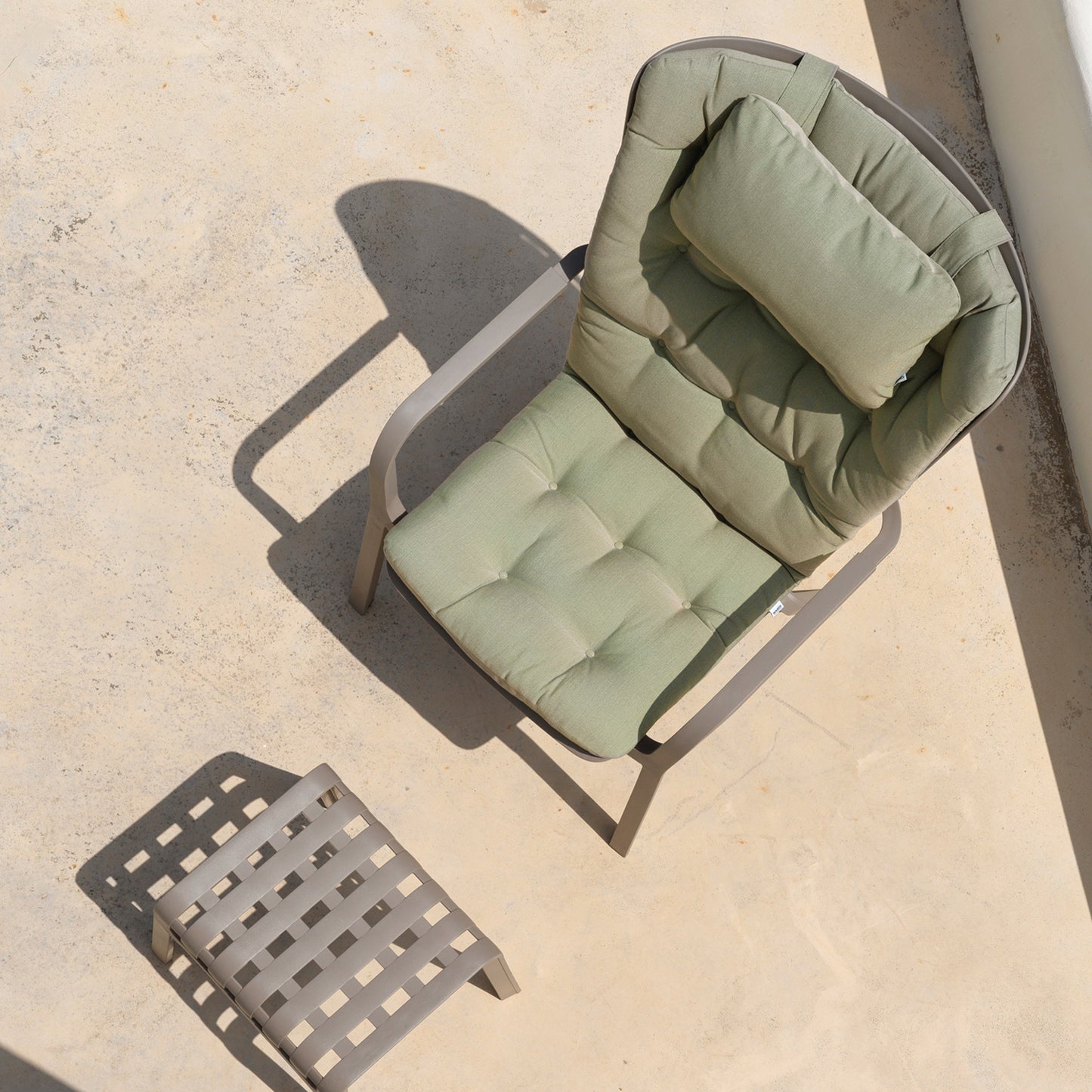 Shop our Folio garden set with cushions and really comfy Poggio stool.