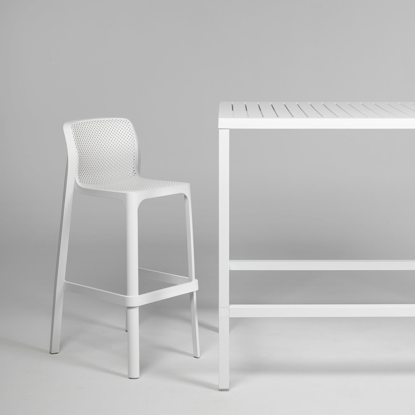 Sustainable recyclable garden furniture - Shop the net stool and cube bar table online