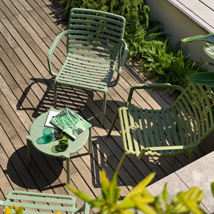 Stackable Doga Relax chairs with non-slip feet for stability