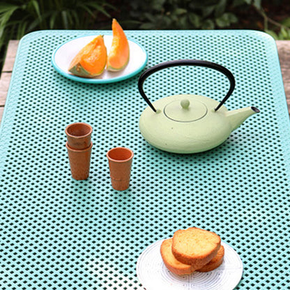 A Net Table that’s ready to host everything from morning coffees to sunset dinners in style.